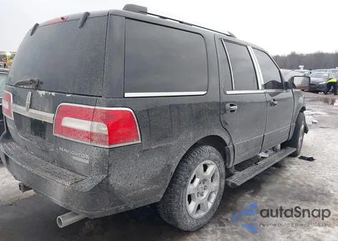 2010 Lincoln Navigator z USA, uszkodzony, nr VIN 5LMJJ2H5XAEJ02173